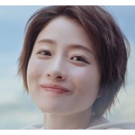 石原さとみ&ldquo;美しい香り&rdquo;に包まれごきげんに、「ハミングフレア」新CM