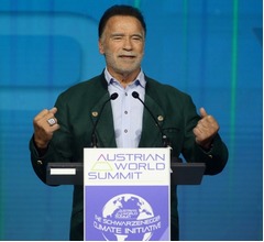 “元共和党知事”シュワルツェネッガー、“民主党候補”カマラ・ハリス氏支持を表明