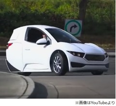後ろ半分ない? 独特デザインの電気三輪自動車