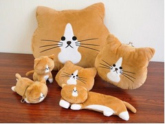 「鴻池剛と猫のぽんた ニャアアアン!」のヴィレヴァン限定グッズ。