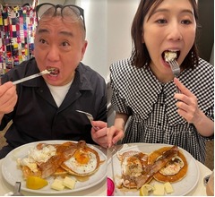 山本圭壱、西野未姫との“パンケーキデート”披露「パクリパクリ」「ガブリガブリ」