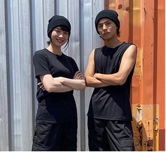 のん、キスマイ藤ヶ谷と“腕組み”2ショットに反響