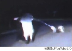 ブチギレ男が犬振り回し警官攻撃、地元警察「こんなの初めて」と驚く。