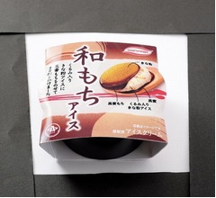 ローソン限定の“黒蜜もちときな粉アイス”