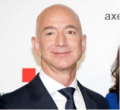 Amazon創業者のジェフ・ベゾス氏、弟と7月に宇宙へ