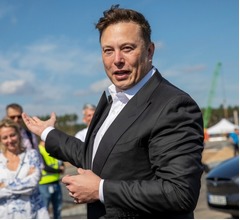 イーロン・マスク氏が警鐘、“宇宙進出”しなければ人類滅亡