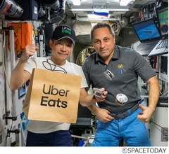 “Uber Eatsの前澤友作”が宇宙にデリバリー