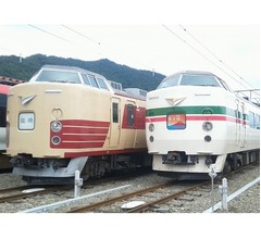 カラーリング異なる“JR189系”並ぶ貴重撮影会