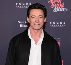 ヒュー・ジャックマン、舞台「美女と野獣」でベル抱えたら「ちょっとおしっこ出ちゃった」