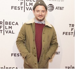 イライジャ・ウッド、“ホビット村”での結婚式にサプライズ登場