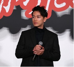 佐藤健、お髭スタイルは「アリかナシかで言ったら…」