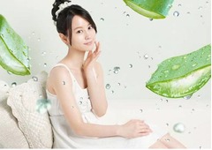 “弾けキャラ”のNEW堀北真希、「森永アロエヨーグルト」新CMで披露。
