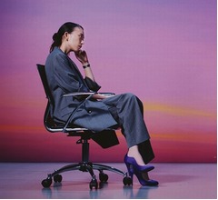 森川葵の“クールな表情”際立つCM「こんなに目に寄っているカットは人生で初めて」