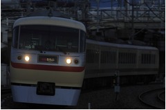 ヱビスビール飲み放題電車走る、西武鉄道とサッポロビールが共同企画。