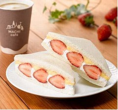 ローソンがいちご5粒分サンド、“いちご年”に苺商品が続々登場。