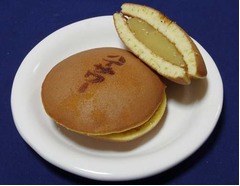 まさかのハイサワーどら焼き、ハイサワー使用のレモン果汁を生地に。