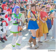 東京ディズニーランドで初の“仮装ランニング”