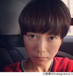 真木よう子が“マッシュ”ヘア、「ステキ！」「美少年のよう」の声。