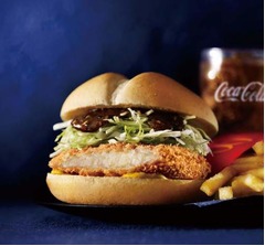 とんかつマックがレギュラー化、“ごまかつソース”でリニューアル。