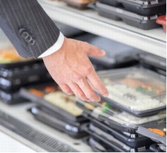 “ランチ満足度高い人”は1日ごきげん、仕事がある日の気分を左右する重要な要素に