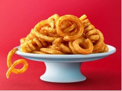 マックがカーリーポテトフライ、5種類のスパイスが入ったフレーバー。