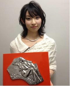 家入レオがレコ大最優秀新人賞、2012年デビュー組対象の冠を総なめ。