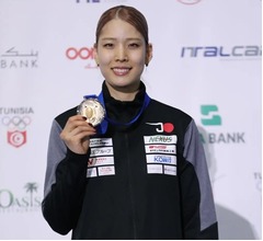 女子フェンシング・江村美咲選手が金メダル、“男女通じて史上初”の快挙