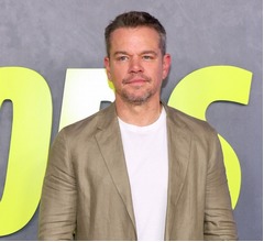 マット・デイモン、野球場客席で父の遺灰撒くも…「ピーナッツと一緒に掃除された」