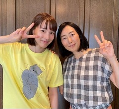 のん、木村多江との“母娘ショット”披露「母、美しすぎるし面白すぎる」