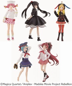 描きおろしコスチュームの魔法少女5人、「まどマギ」一番くじに新作。