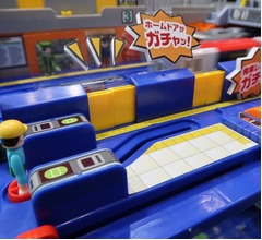 【おもちゃショー】プラレールに“ホームドア”