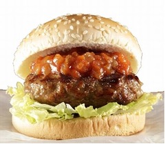 ローソンが店内調理のバーガー、牛100％“肉厚ハンバーグ”が特長。