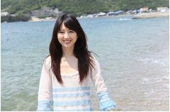 元“美しすぎる市議”が脱いだ、「風呂入らない」発言揶揄?カットも。