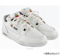 アップル社の“幻のスニーカー”オークションに