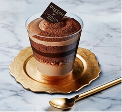 ローソン×GODIVA、最高価格の「ショコラパフェ」