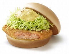 モスが秋鮭使用の「サーモンカツバーガー」、100万食限定で発売へ。