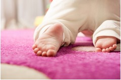 成人サイズの性器を持つ1歳児、ひげや声変わりの兆候も現れ病院へ。