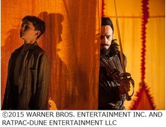 ヒュー・ジャックマンが極悪に、ピーター・パン阻む“黒ひげ海賊”快演。
