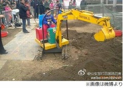本格的な子供用のショベルカー、ブーム到来の中国で“高級車”も登場。