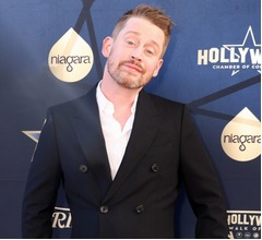 マコーレー・カルキン、“絶縁状態”の父が子供や孫に会えないのは「自業自得」