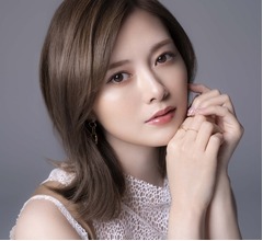 白石麻衣、“乃木坂46時代のクセ”で「とにかく着替えが早い」