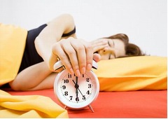 短時間睡眠だと高血圧リスク、“睡眠6時間未満”の人はご注意を。