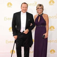 ケヴイン・スペイシー杖姿の訳、エミー賞授賞式で黒い杖持ち話題に。