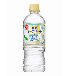透明なヨーグルト味の天然水、“ホエイ”の乳酸菌発酵液をブレンド。