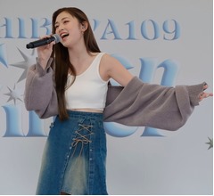 “歌手・ゆうちゃみ”SHIBUYA109店頭で新曲初披露「大みそかの番組を意識」