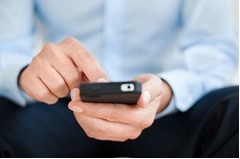 スマホ使い過ぎて指曲がらず、最高1日6時間のゲームで激痛走る。