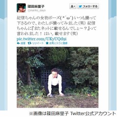 篠山紀信の“女豹ポーズ”激写、AKB48篠田麻里子がTwitterで公開。