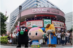 35体のゆるキャラがパレード、“全国いいモノ手土産グランプリ”も決定。
