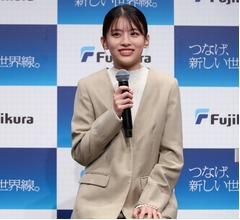 出口夏希、元気いっぱいに“23歳の抱負”「自分らしく過ごしていきたいと思います！」