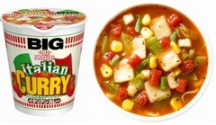 カップヌードルにトマトカレー、バジルの香りと酸味のイタリアン風。